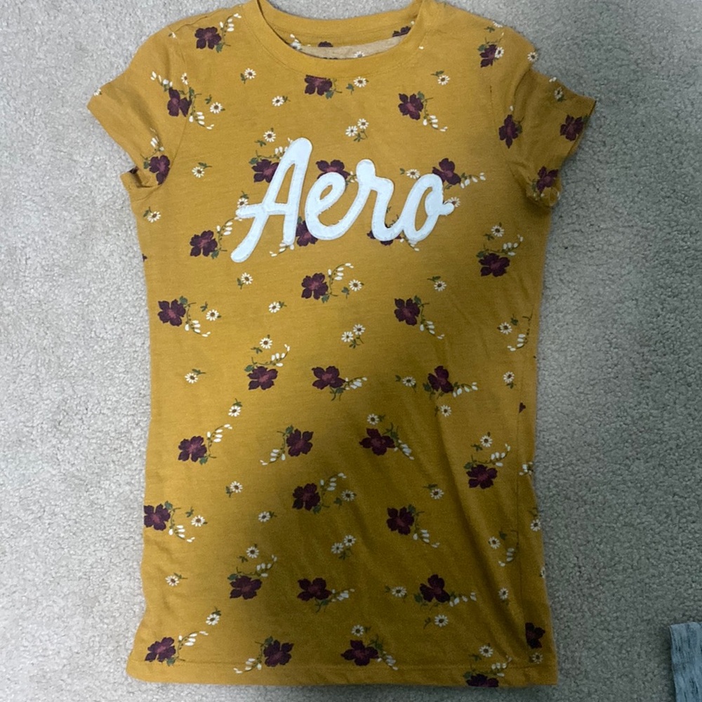 Size small women’s tee